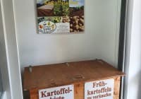Automat, SB-Hofladen oder Verkaufsstand von Obst und Kartoffeln Christian Lutz