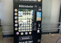 Automat, SB-Hofladen oder Verkaufsstand von Eis im Glück Eisautomat