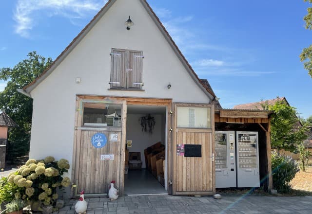 Bauer Rühl's Hof & Laden mit Wurstautomat Landgasthof Krug in Regelsbach, Rohr