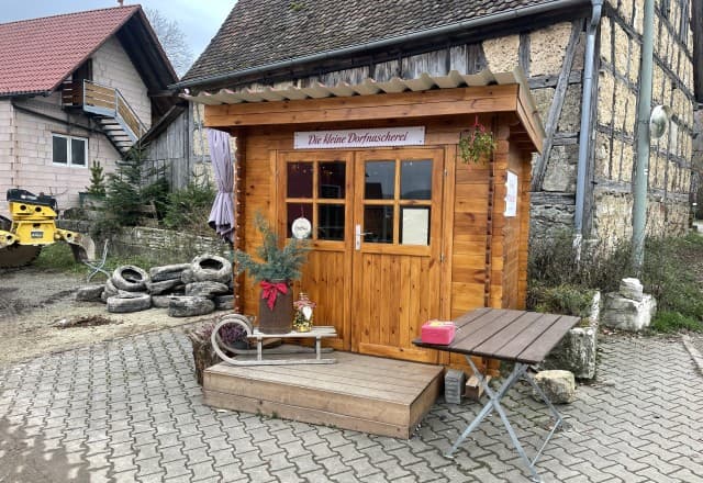 Die kleine Dorfnascherei in Dorfhaus, Weißenohe Automat, SB-Hofladen oder Verkaufsstand von Die kleine Dorfnascherei in Dorfhaus, Weißenohe