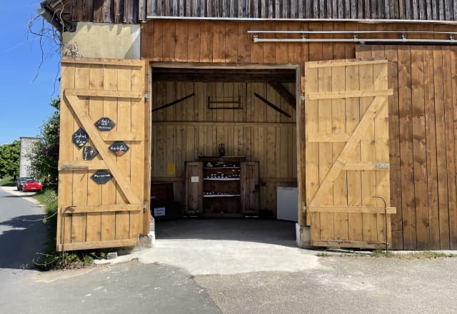 Blaues Haus Lilling in Lilling, Gräfenberg Automat, SB-Hofladen oder Verkaufsstand von Blaues Haus Lilling in Lilling, Gräfenberg