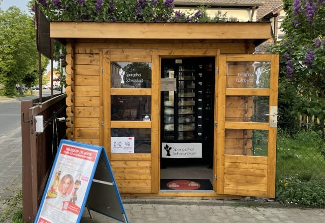 Spargelhof Schwarzkopf in Neunhof, Nürnberg Automat, SB-Hofladen oder Verkaufsstand von Spargelhof Schwarzkopf in Neunhof, Nürnberg