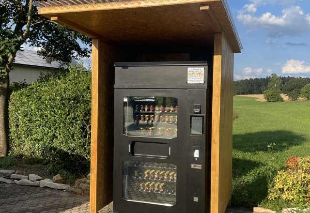 Wurstautomat Landgasthof Krug in Dechendorf, Rohr Automat, SB-Hofladen oder Verkaufsstand von Wurstautomat Landgasthof Krug in Dechendorf, Rohr