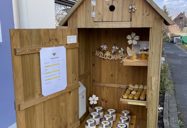 Barneybee's Honig in Oberndorf, Reichenschwand Automat, SB-Hofladen oder Verkaufsstand von Barneybee's Honig in Oberndorf, Reichenschwand