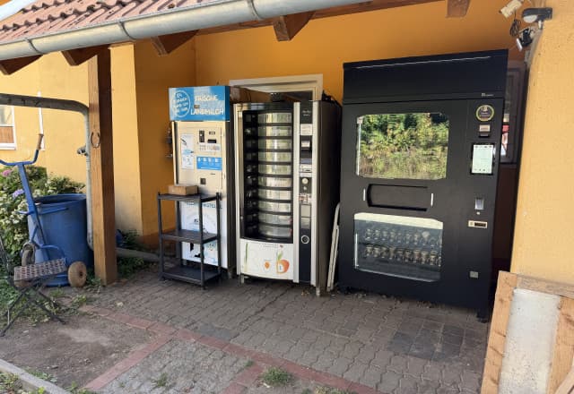 Milch- und Spargelhof Adel in Nasbach, Schwabach