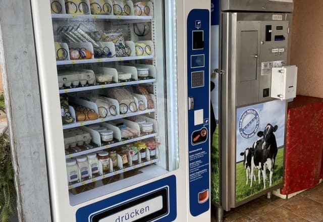 Bauernladen Lindenhof in Steinbach, Cadolzburg Automat, SB-Hofladen oder Verkaufsstand von Bauernladen Lindenhof in Steinbach, Cadolzburg