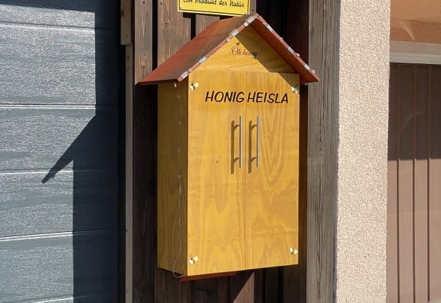 Zenntalhonig - Imkerei Schreier in Neuhof a.d.Zenn Automat, SB-Hofladen oder Verkaufsstand von Zenntalhonig - Imkerei Schreier in Neuhof a.d.Zenn