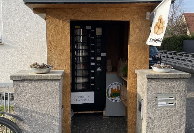 Spargelhof Schwarzkopf in Falkenheim, Nürnberg Automat, SB-Hofladen oder Verkaufsstand von Spargelhof Schwarzkopf in Falkenheim, Nürnberg