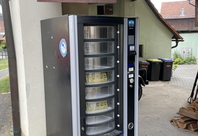 Schnorrs Eierfarm in Niedermirsberg, Ebermannstadt Automat, SB-Hofladen oder Verkaufsstand von Schnorrs Eierfarm in Niedermirsberg, Ebermannstadt