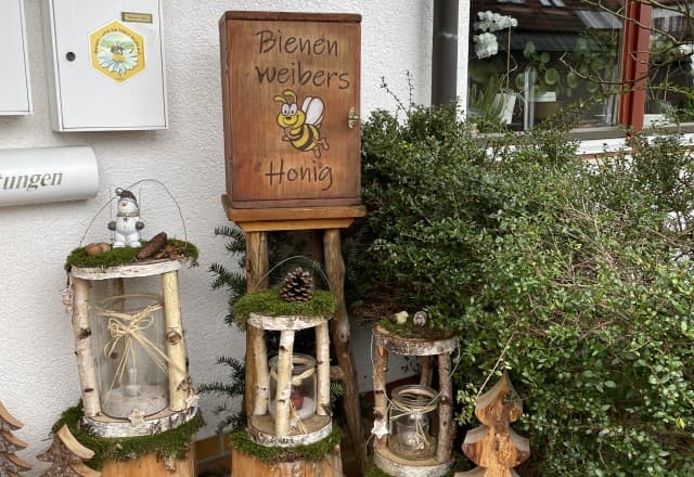 Die Bienenweiber in Schnaittach Automat, SB-Hofladen oder Verkaufsstand von Die Bienenweiber in Schnaittach