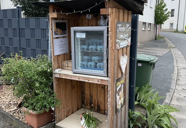 Frische Eier vom Lande - Pensionsstall Stein in Weingarts, Kunreuth Automat, SB-Hofladen oder Verkaufsstand von Frische Eier vom Lande - Pensionsstall Stein in Weingarts, Kunreuth