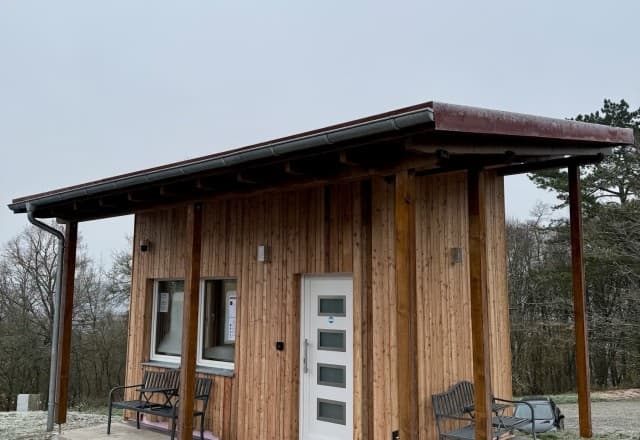 Wein- und Brotzeithäusle Schloss Saaleck in Hammelburg Automat, SB-Hofladen oder Verkaufsstand von Wein- und Brotzeithäusle Schloss Saaleck in Hammelburg