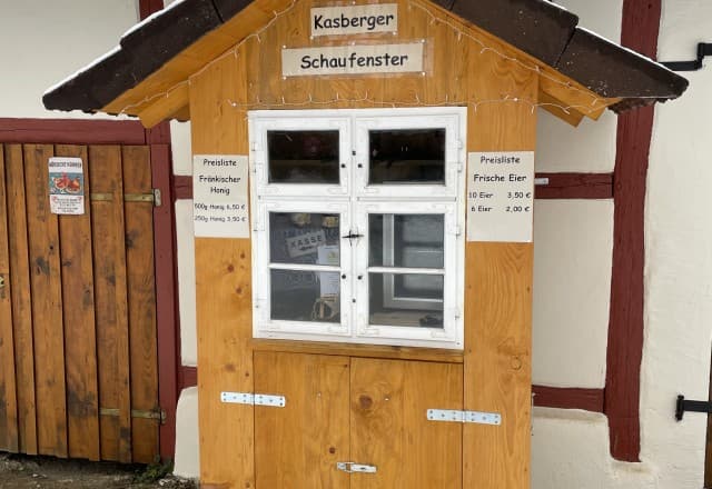 Kasberger Schaufenster in Kasberg, Gräfenberg Automat, SB-Hofladen oder Verkaufsstand von Kasberger Schaufenster in Kasberg, Gräfenberg