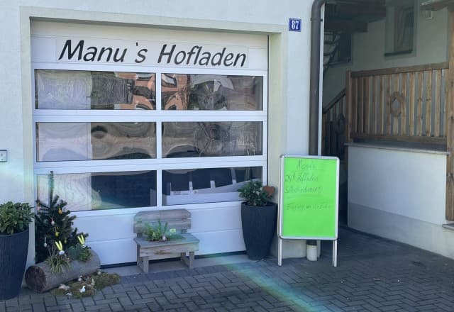Manu's Hofladen in Sambach, Pommersfelden Automat, SB-Hofladen oder Verkaufsstand von Manu's Hofladen in Sambach, Pommersfelden