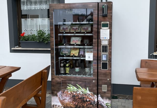 Gaststätte Dippacher - Food-Box in Poppendorf, Heroldsbach Automat, SB-Hofladen oder Verkaufsstand von Gaststätte Dippacher - Food-Box in Poppendorf, Heroldsbach