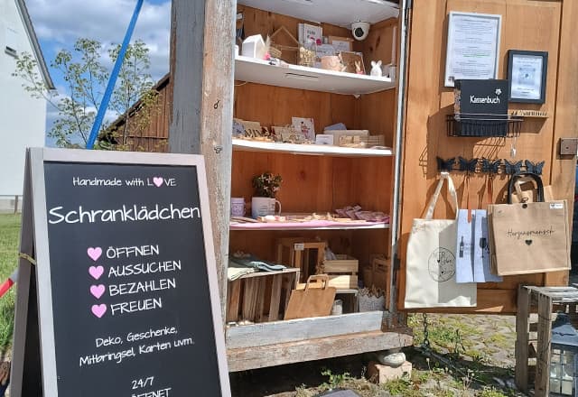 Die Plotterfee - Schranklädchen in Burk, Forchheim Automat, SB-Hofladen oder Verkaufsstand von Die Plotterfee - Schranklädchen in Burk, Forchheim