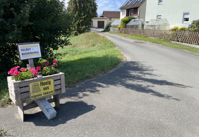 Imkerei Gerhard Hildner in Großweismannsdorf, Roßtal Automat, SB-Hofladen oder Verkaufsstand von Imkerei Gerhard Hildner in Großweismannsdorf, Roßtal