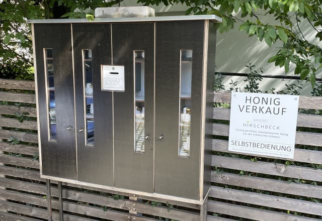 Imkerei Hirschbeck - Selbstbedienung in Weigelshof, Nürnberg Automat, SB-Hofladen oder Verkaufsstand von Imkerei Hirschbeck - Selbstbedienung in Weigelshof, Nürnberg
