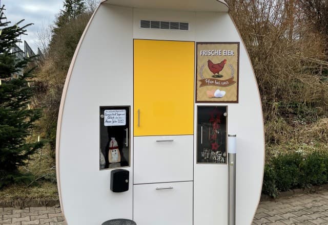 Eierschrank in Oberniederndorf, Emskirchen Automat, SB-Hofladen oder Verkaufsstand von Eierschrank in Oberniederndorf, Emskirchen