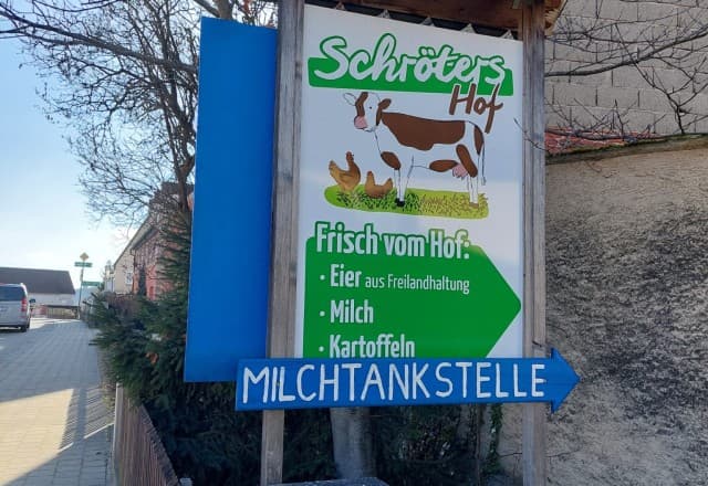 Schröters Hof in Pfaffenhofen, Roth Automat, SB-Hofladen oder Verkaufsstand von Schröters Hof in Pfaffenhofen, Roth