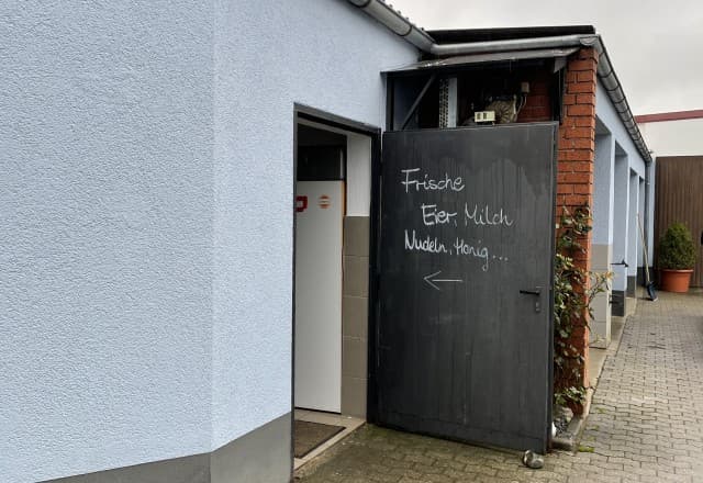 Eier Ell - Hofladen in Almoshof, Nürnberg Automat, SB-Hofladen oder Verkaufsstand von Eier Ell - Hofladen in Almoshof, Nürnberg