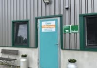 Automat oder Verkaufsstand von Frische Winner Kuhmilch