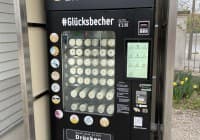 Automat oder Verkaufsstand von Eis im Glück Eisautomat