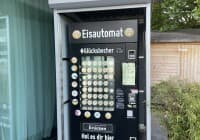 Automat oder Verkaufsstand von Eis im Glück Eisautomat